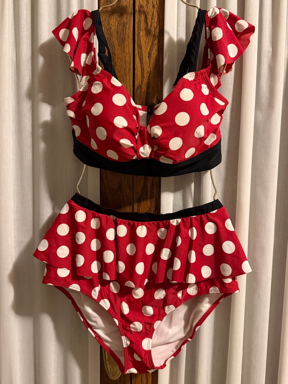 Torrid x Disney Limited Edition Minnie Mouse Red Polka Dot 2-Piece Swimsuit - Picture 14 of 15
